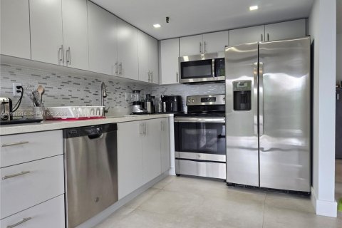 Copropriété à vendre à North Miami Beach, Floride: 3 chambres, 153.47 m2 № 2154848 - photo 27