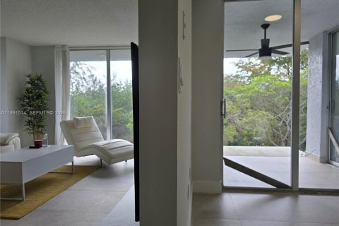 Copropriété à vendre à North Miami Beach, Floride: 3 chambres, 153.47 m2 № 2154848 - photo 23