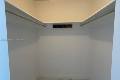 Снять в аренду кондоминиум в Норт-Бей-Виллидж, Флорида 53.6м2, № 2006832 - фото 12