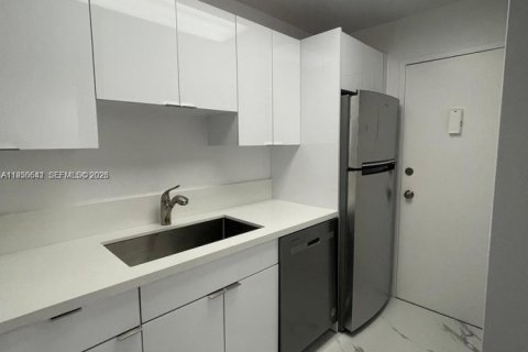 Снять в аренду кондоминиум в Норт-Бей-Виллидж, Флорида 53.6м2, № 2006832 - фото 7