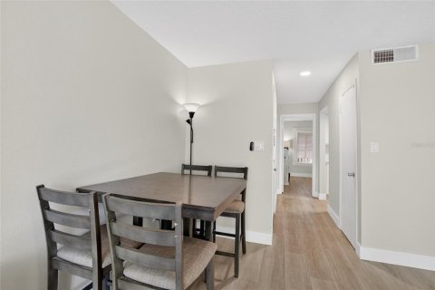 Condominio en alquiler en Saint Petersburg, Florida, 2 dormitorios, 97.55 m2 № 2220354 - foto 12