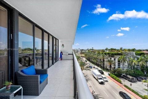 Condo in Surfside, Florida, 2 bedrooms  № 1693093 - photo 20