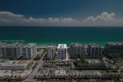Condo in Surfside, Florida, 2 bedrooms  № 1693093 - photo 8