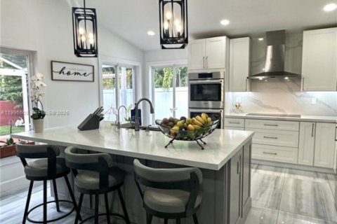 Casa en alquiler en Miramar, Florida, 4 dormitorios, 210.61 m2 № 2063779 - foto 3