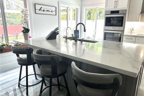 Casa en alquiler en Miramar, Florida, 4 dormitorios, 210.61 m2 № 2063779 - foto 6