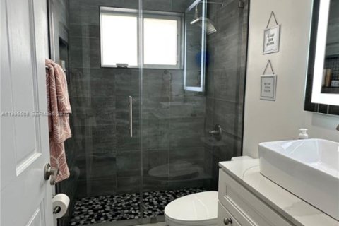 Casa en alquiler en Miramar, Florida, 4 dormitorios, 210.61 m2 № 2063779 - foto 25