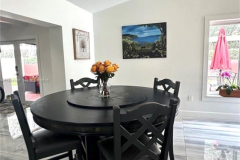 Casa en alquiler en Miramar, Florida, 4 dormitorios, 210.61 m2 № 2063779 - foto 11