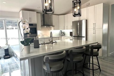 Casa en alquiler en Miramar, Florida, 4 dormitorios, 210.61 m2 № 2063779 - foto 7