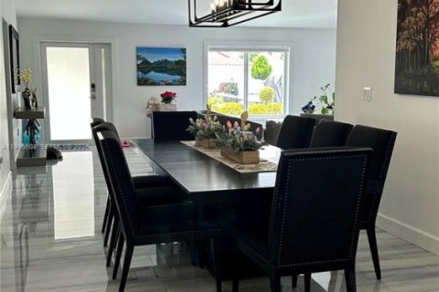 Casa en alquiler en Miramar, Florida, 4 dormitorios, 210.61 m2 № 2063779 - foto 12