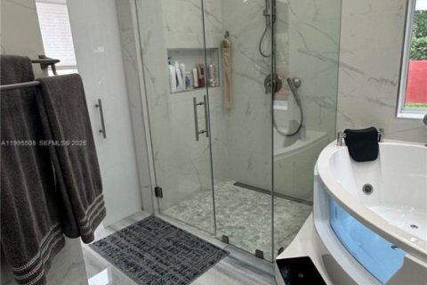 Casa en alquiler en Miramar, Florida, 4 dormitorios, 210.61 m2 № 2063779 - foto 24