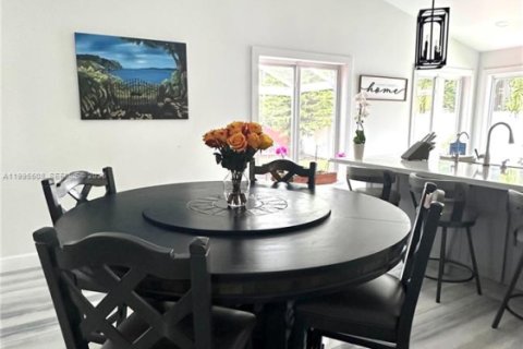 Casa en alquiler en Miramar, Florida, 4 dormitorios, 210.61 m2 № 2063779 - foto 5