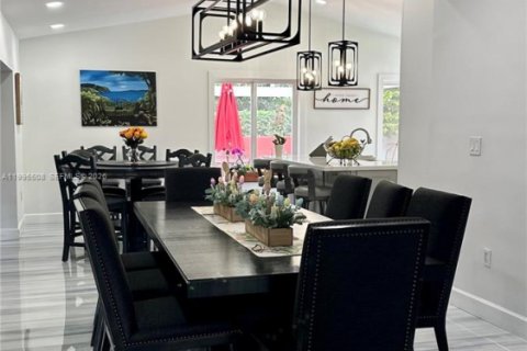 Casa en alquiler en Miramar, Florida, 4 dormitorios, 210.61 m2 № 2063779 - foto 2