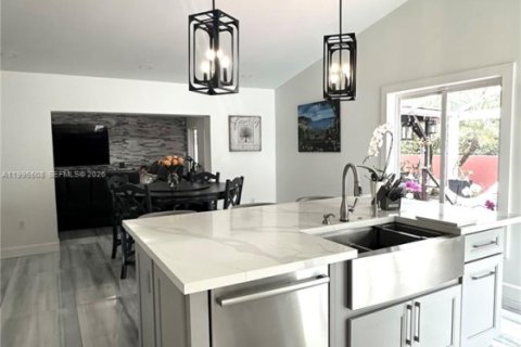 Casa en alquiler en Miramar, Florida, 4 dormitorios, 210.61 m2 № 2063779 - foto 10