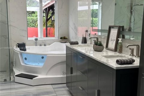 Casa en alquiler en Miramar, Florida, 4 dormitorios, 210.61 m2 № 2063779 - foto 18