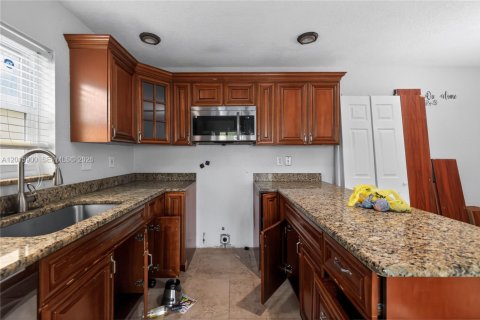 Touwnhouse à vendre à North Lauderdale, Floride: 3 chambres, 132.11 m2 № 2085789 - photo 15