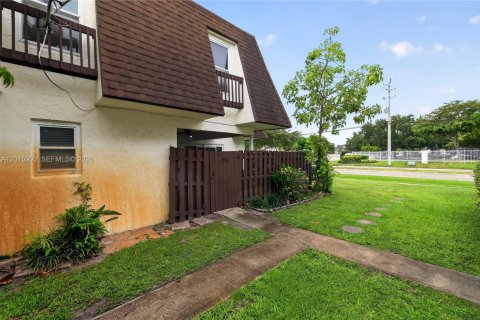 Touwnhouse à vendre à North Lauderdale, Floride: 3 chambres, 132.11 m2 № 2085789 - photo 2