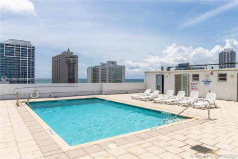 Condominio en venta en Miami Beach, Florida, 47.38 m2 № 1699810 - foto 2