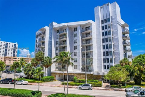 Condominio en venta en Miami Beach, Florida, 47.38 m2 № 1699810 - foto 4