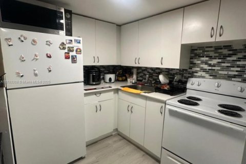 Condominio en venta en Miami Beach, Florida, 47.38 m2 № 1699810 - foto 7