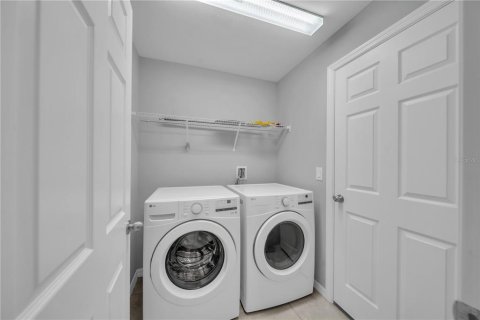 Casa en venta en Lehigh Acres, Florida, 3 dormitorios, 129.97 m2 № 2097552 - foto 13