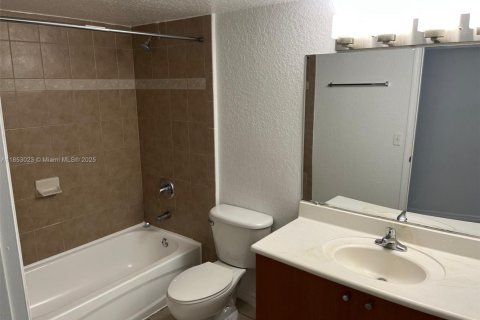 Apartamento en alquiler en Miami, Florida, 2 dormitorios, 72.84 m2 № 1872436 - foto 9