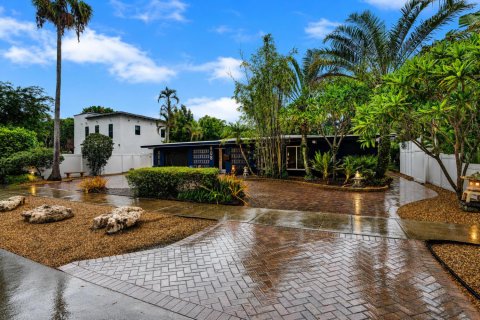 House in Fort Lauderdale, Florida 4 bedrooms, 191.66 sq.m. № 2190549