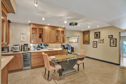 House in Fort Lauderdale, Florida 4 bedrooms, 191.66 sq.m. № 2190549 - photo 12