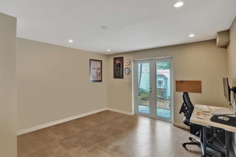 House in Fort Lauderdale, Florida 4 bedrooms, 191.66 sq.m. № 2190549 - photo 26