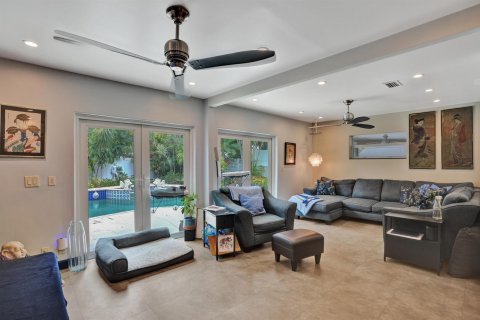 House in Fort Lauderdale, Florida 4 bedrooms, 191.66 sq.m. № 2190549 - photo 18