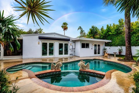 House in Fort Lauderdale, Florida 4 bedrooms, 191.66 sq.m. № 2190549 - photo 2