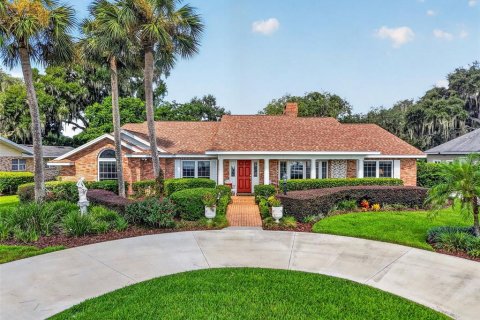 House in Mount Dora, Florida 4 bedrooms, 287.16 sq.m. № 2363284