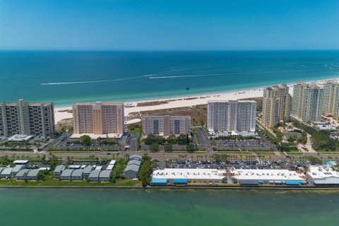Condominio en venta en Clearwater, Florida, 2 dormitorios, 117.52 m2 № 2266687 - foto 2