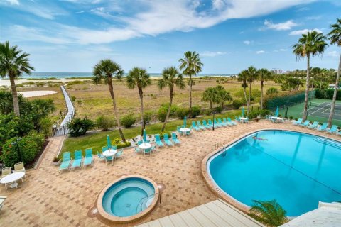 Condominio en venta en Clearwater, Florida, 2 dormitorios, 117.52 m2 № 2266687 - foto 25
