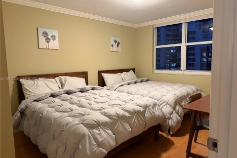 Condo in Miami, Florida, 2 bedrooms  № 2041712 - photo 8
