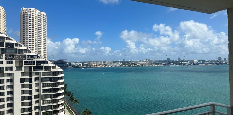 Condo in Miami, Florida, 2 bedrooms  № 2041712