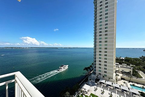 Condo in Miami, Florida, 2 bedrooms  № 2041712 - photo 15