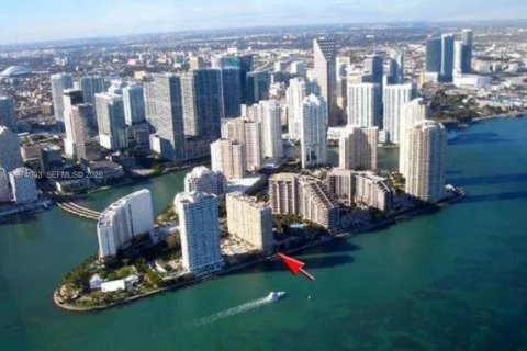 Condo in Miami, Florida, 2 bedrooms  № 2041712 - photo 16