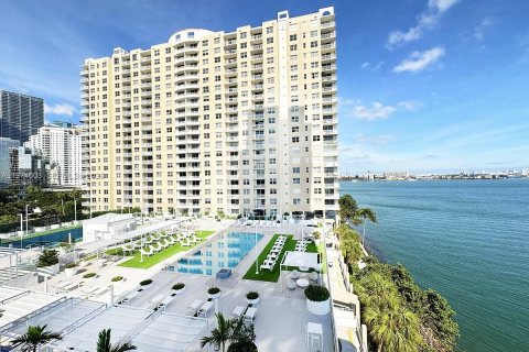 Condo in Miami, Florida, 2 bedrooms  № 2041712 - photo 14
