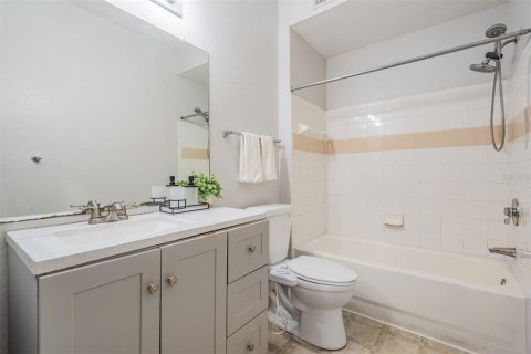 Condo in Tampa, Florida, 3 bedrooms  № 1886002 - photo 21