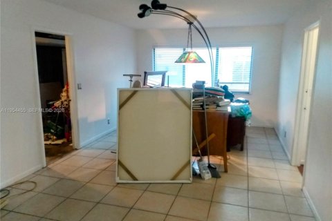 House in Lauderhill, Florida 4 bedrooms, 165.83 sq.m. № 2010602 - photo 7