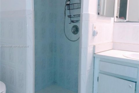 House in Lauderhill, Florida 4 bedrooms, 165.83 sq.m. № 2010602 - photo 6