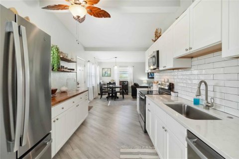 House in Palmetto, Florida 2 bedrooms, 104.89 sq.m. № 1620422 - photo 7