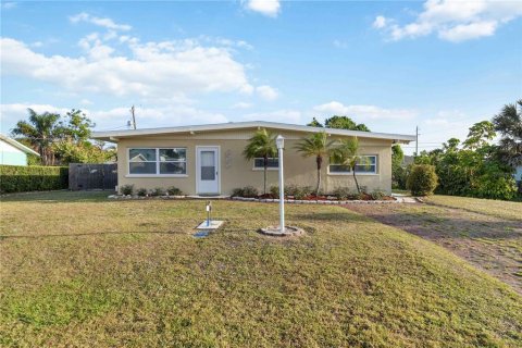 House in Palmetto, Florida 2 bedrooms, 104.89 sq.m. № 1620422 - photo 2