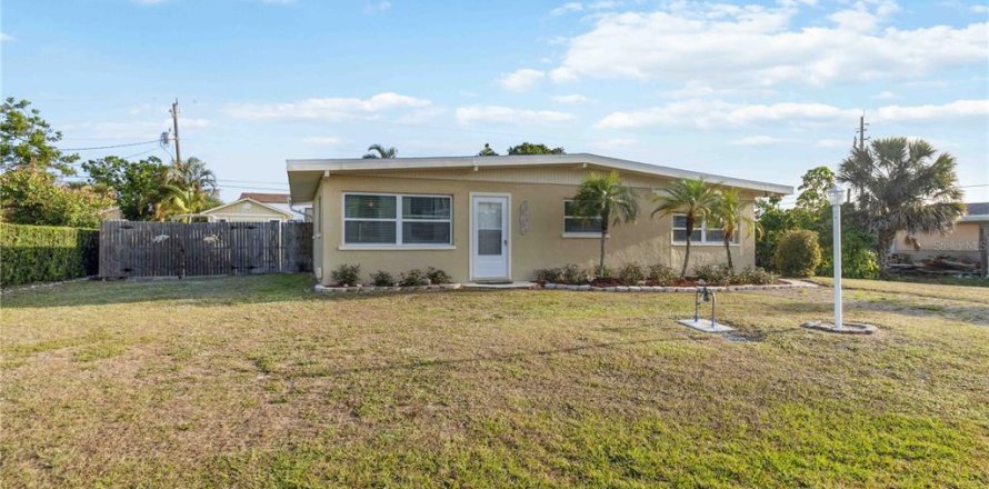 House in Palmetto, Florida 2 bedrooms, 104.89 sq.m. № 1620422