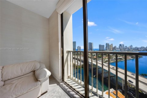 Купить кондоминиум в Авентура, Флорида 3 спальни, 318.28м2, № 2050789 - фото 15