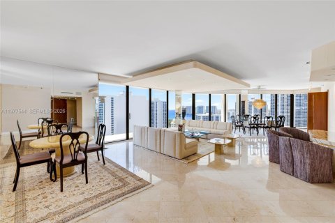Купить кондоминиум в Авентура, Флорида 3 спальни, 318.28м2, № 2050789 - фото 3