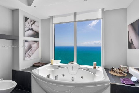 Copropriété à vendre à Sunny Isles Beach, Floride: 3 chambres, 226.68 m2 № 1727221 - photo 17