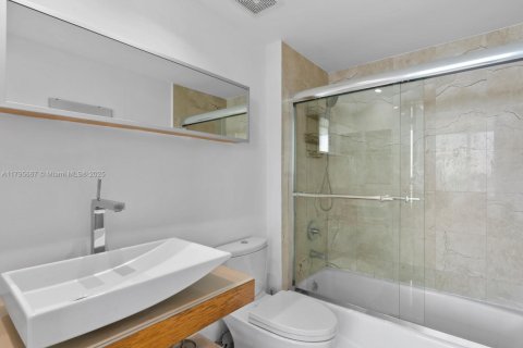Copropriété à vendre à Sunny Isles Beach, Floride: 3 chambres, 226.68 m2 № 1727221 - photo 23