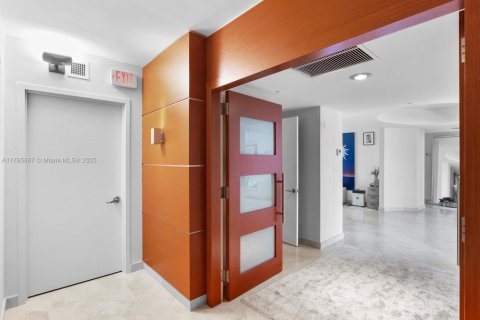 Copropriété à vendre à Sunny Isles Beach, Floride: 3 chambres, 226.68 m2 № 1727221 - photo 30