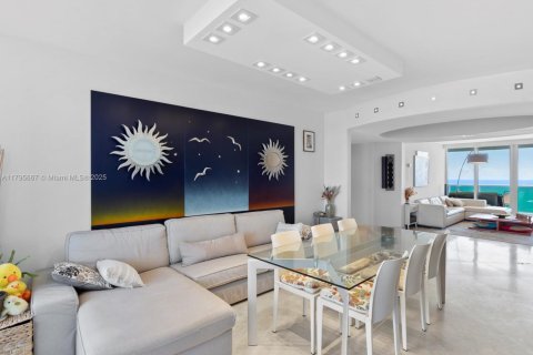 Copropriété à vendre à Sunny Isles Beach, Floride: 3 chambres, 226.68 m2 № 1727221 - photo 9